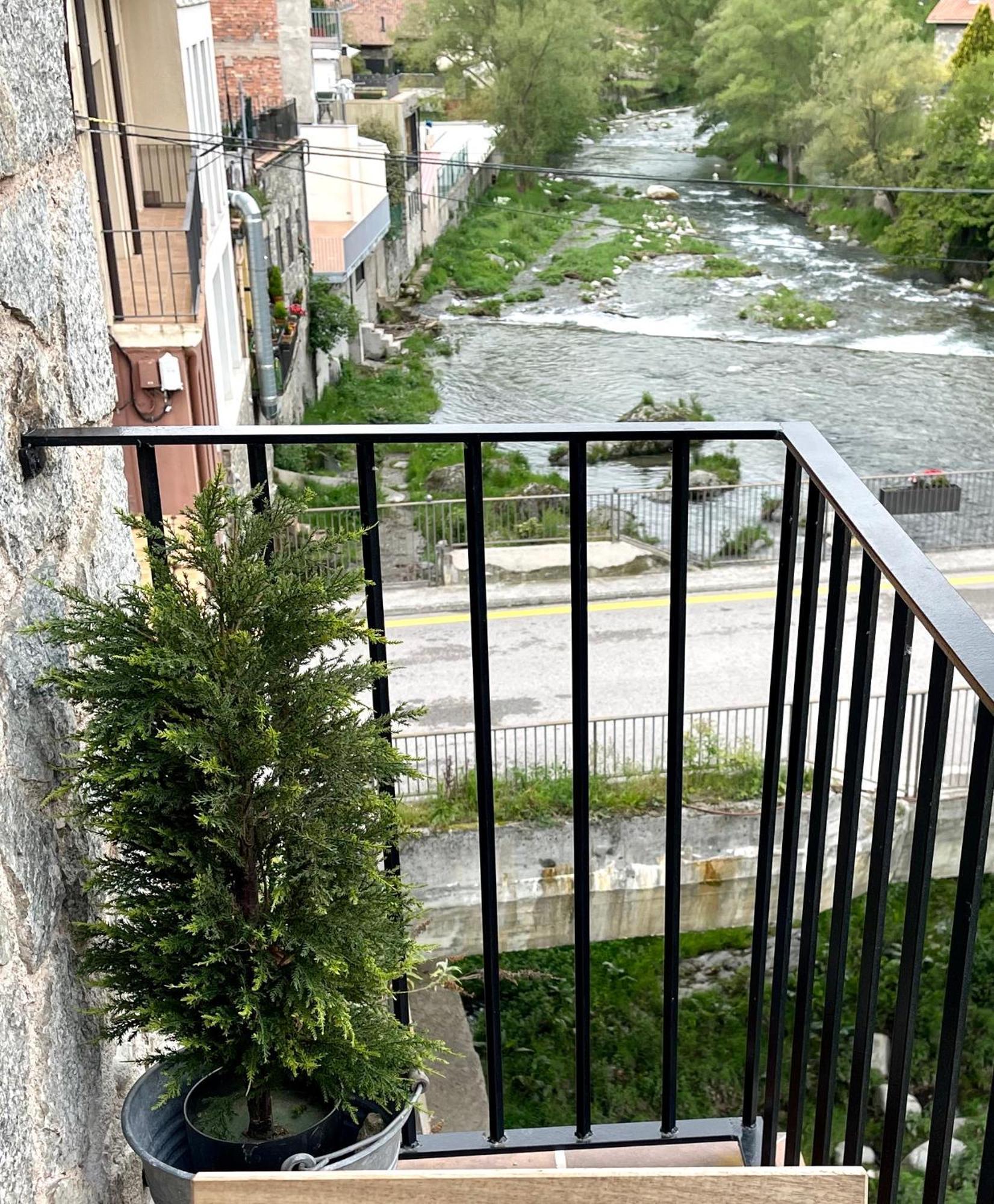 Apartamento Colgante Al Rio Con Vistas Al Puente Camprodon Exteriér fotografie